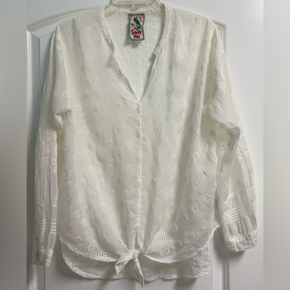 Johnny Was White Eyelet Tie-Hem Peasant Blouse Sz medium embroidered sleeves